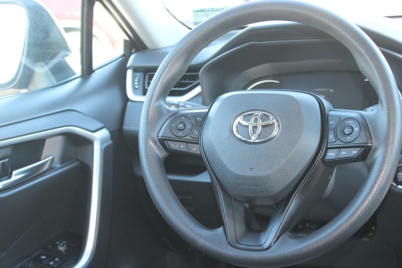 Toyota RAV4 Vehicle Image 12