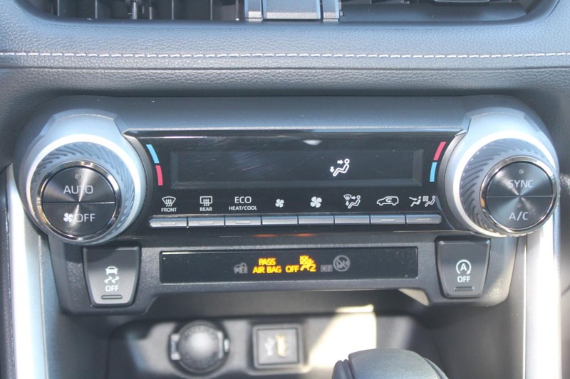 Toyota RAV4 Vehicle Image 18