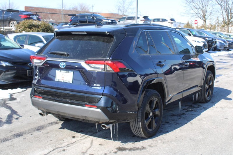 Toyota RAV4 Hybrid Vehicle Image 03