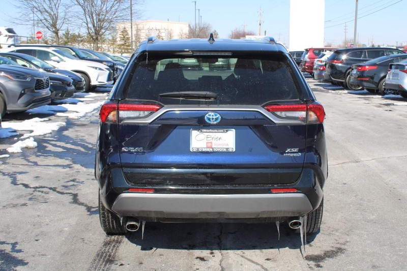 Toyota RAV4 Hybrid Vehicle Image 04