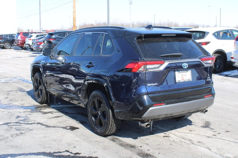 Toyota RAV4 Hybrid Vehicle Image 05