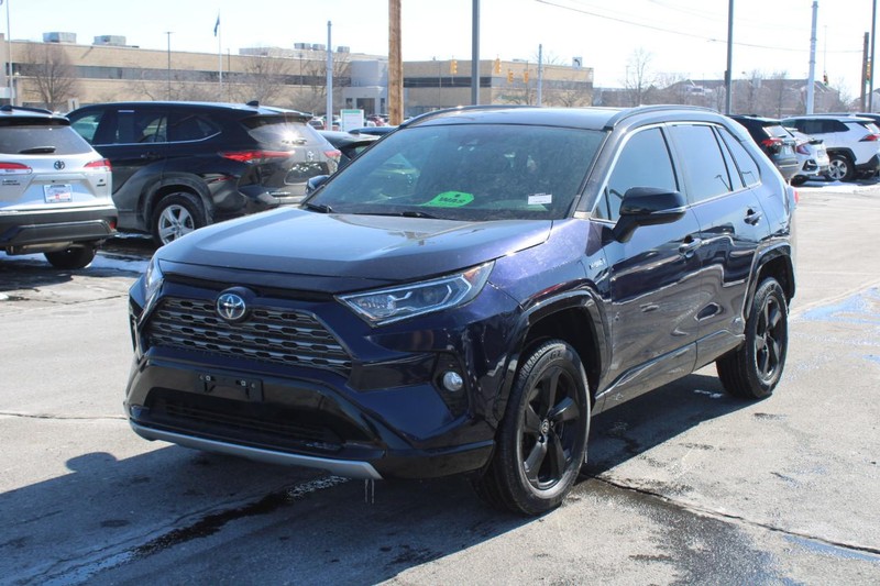 Toyota RAV4 Hybrid Vehicle Image 09