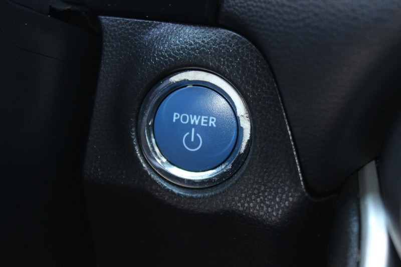 Toyota RAV4 Hybrid Vehicle Image 17