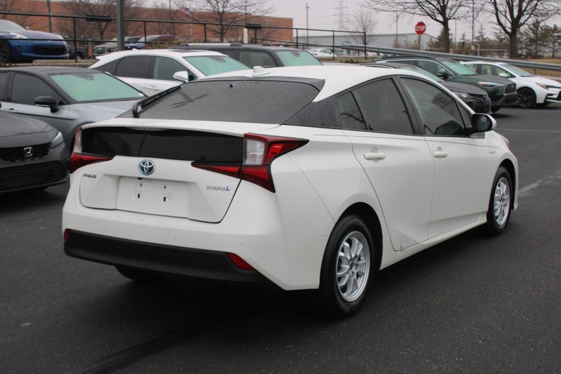 Toyota Prius Vehicle Image 03