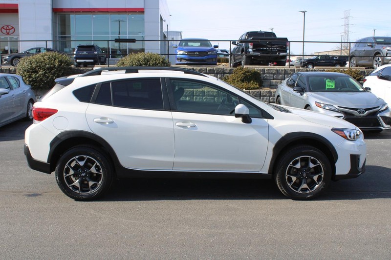 Subaru Crosstrek Vehicle Image 02