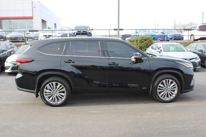 Toyota Highlander Hybrid Vehicle Image 02