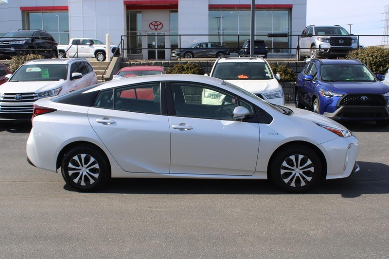 Toyota Prius Vehicle Image 02