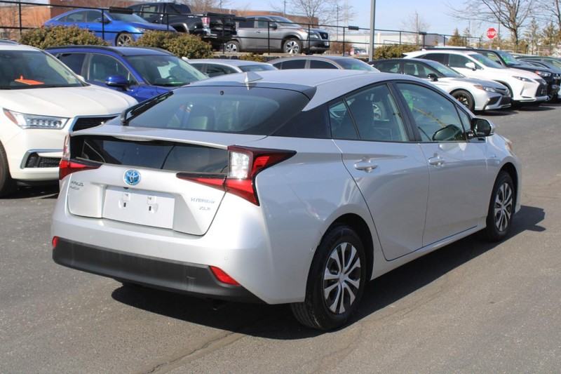 Toyota Prius Vehicle Image 03