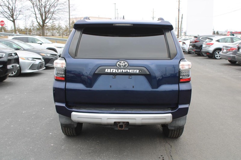 Toyota 4Runner Vehicle Image 04