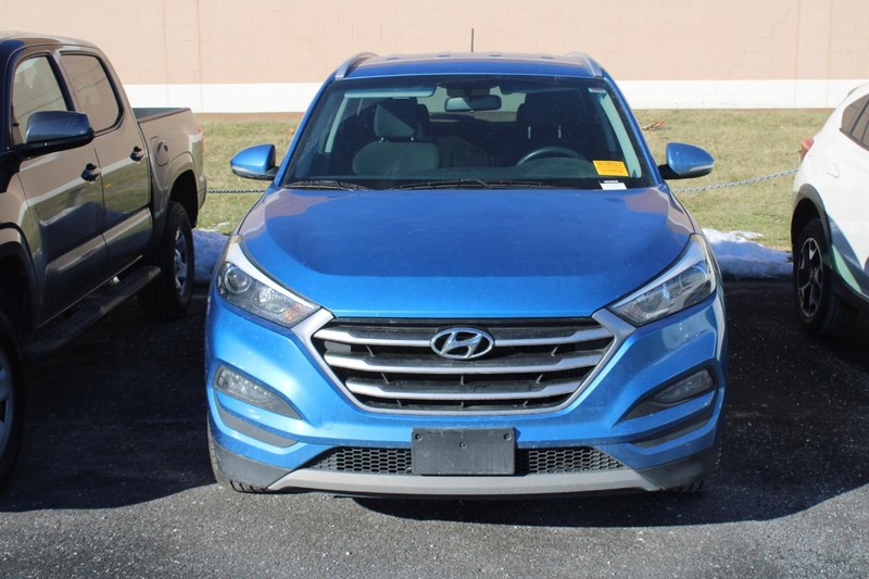 Hyundai Tucson Vehicle Image 02