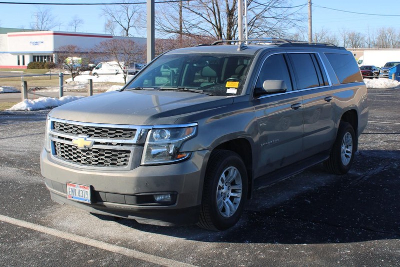 Chevrolet Suburban Vehicle Image 03