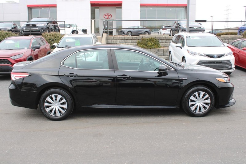 Toyota Camry Hybrid Vehicle Image 02