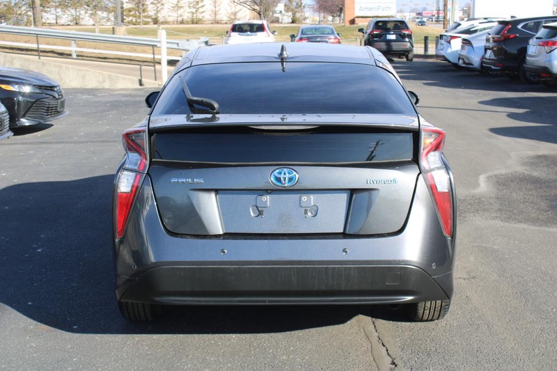 Toyota Prius Vehicle Image 04