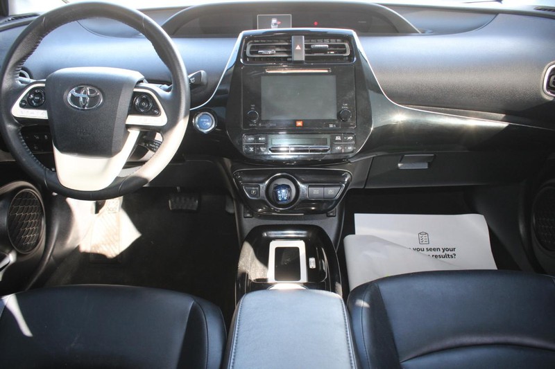 Toyota Prius Vehicle Image 12