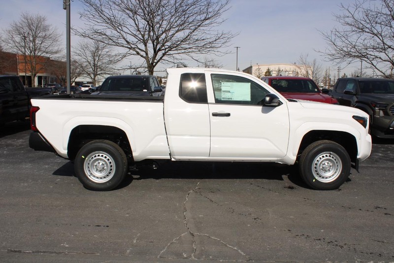 Toyota Tacoma 2WD Vehicle Image 02