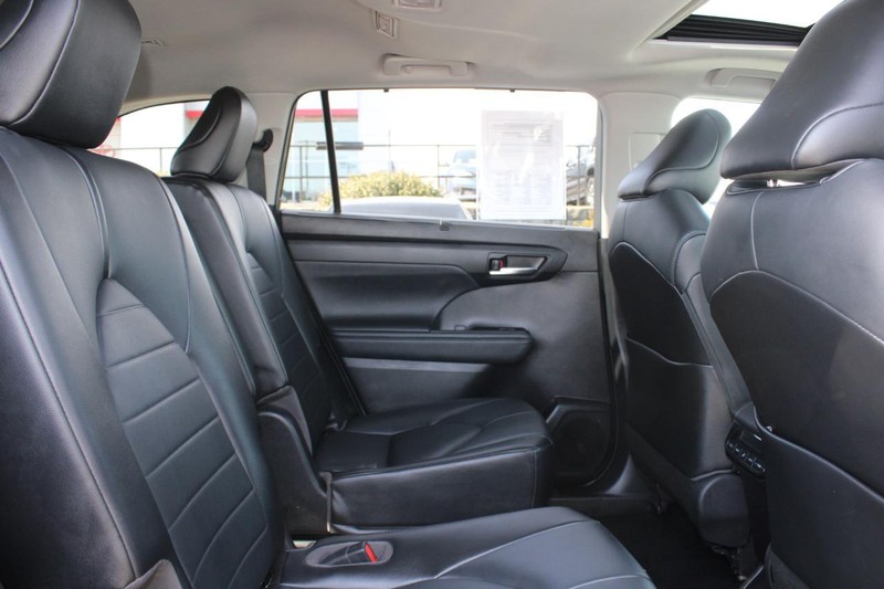 Toyota Highlander Vehicle Image 11