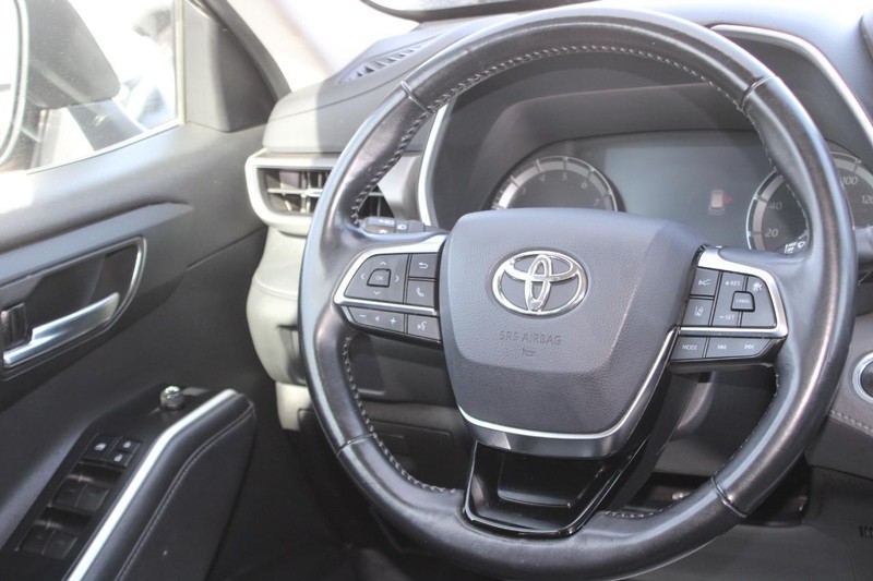 Toyota Highlander Vehicle Image 15