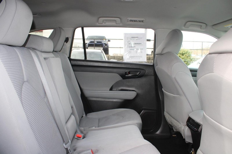 Toyota Highlander Vehicle Image 11