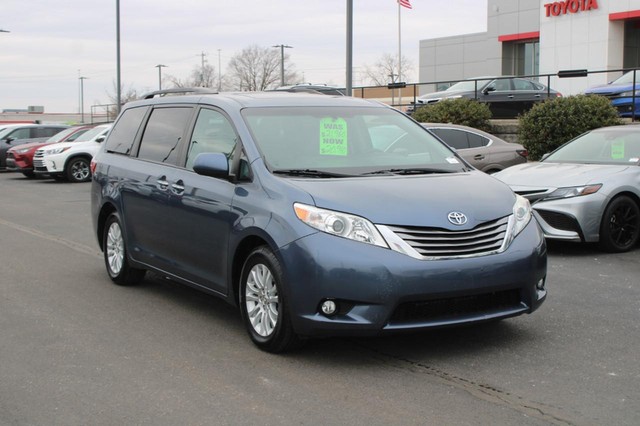 more details - toyota sienna