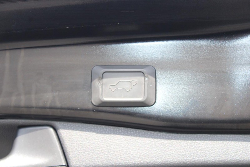 Toyota RAV4 Vehicle Image 08