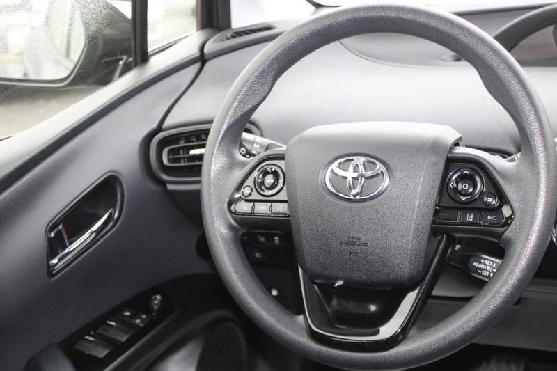 Toyota Prius Vehicle Image 12