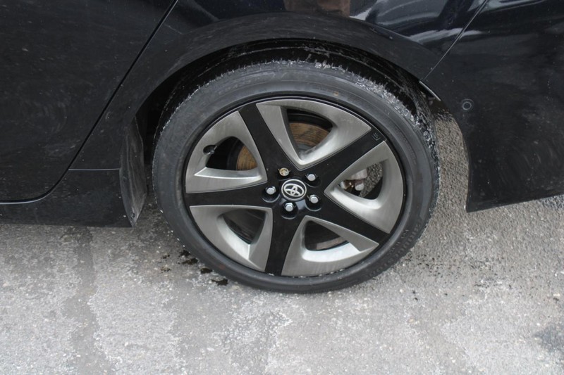 Toyota Prius Vehicle Image 06