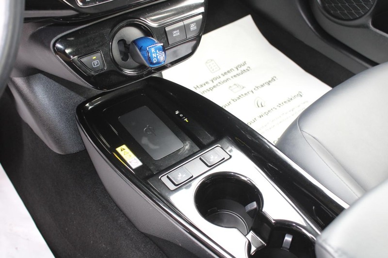 Toyota Prius Vehicle Image 20