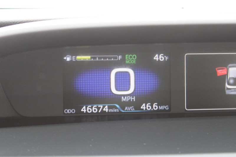 Toyota Prius Vehicle Image 22