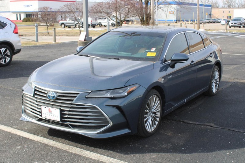 Toyota Avalon Hybrid Vehicle Image 02