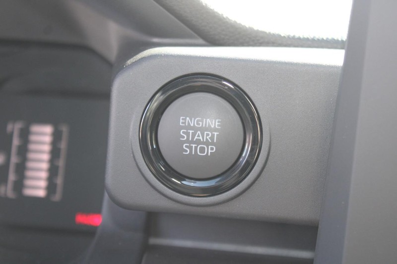 Toyota Tacoma 4WD Vehicle Image 09