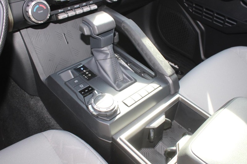 Toyota Tacoma 4WD Vehicle Image 13