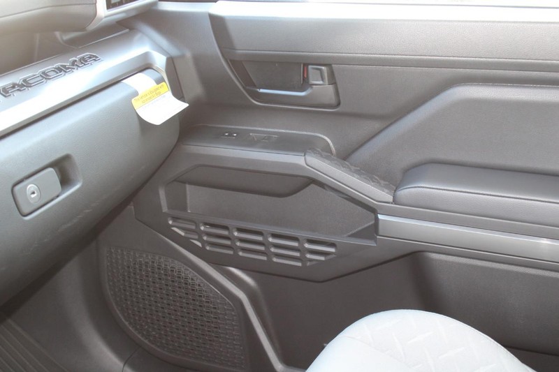 Toyota Tacoma 4WD Vehicle Image 14