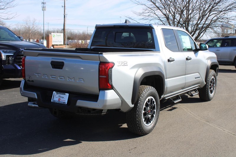 Toyota Tacoma 4WD Vehicle Image 03