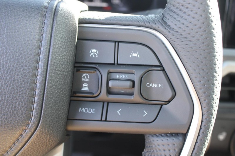 Toyota Tacoma 4WD Vehicle Image 09