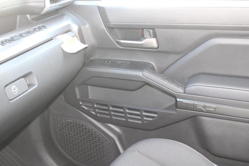 Toyota Tacoma 4WD Vehicle Image 16