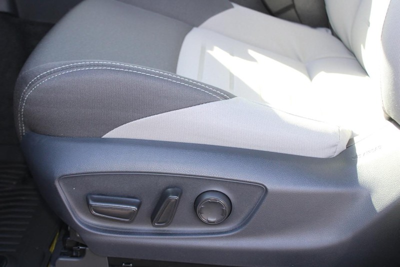 Toyota Tacoma 4WD Vehicle Image 20
