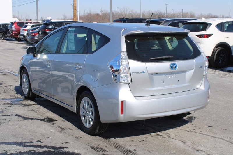 Toyota Prius V Vehicle Image 05