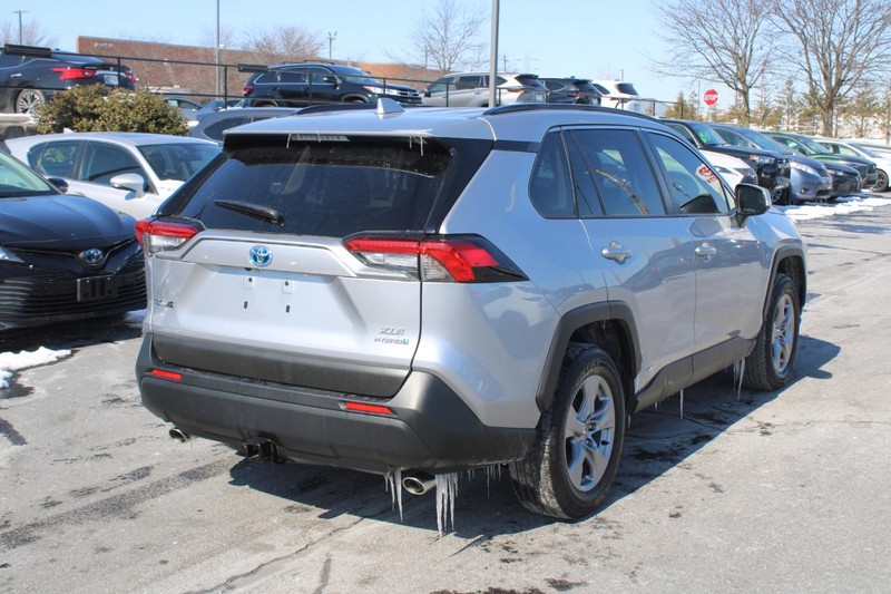 Toyota RAV4 Hybrid Vehicle Image 03