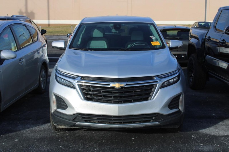 Chevrolet Equinox Vehicle Image 02