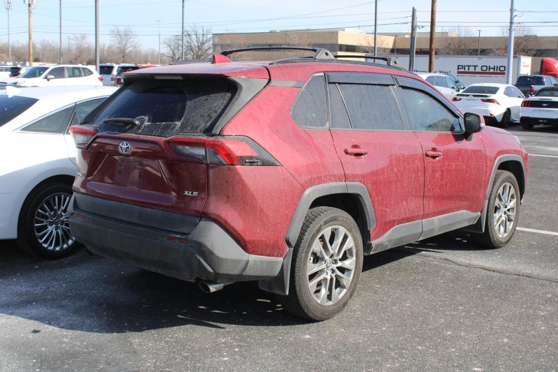 Toyota RAV4 Vehicle Image 04