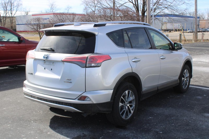 Toyota RAV4 Hybrid Vehicle Image 03