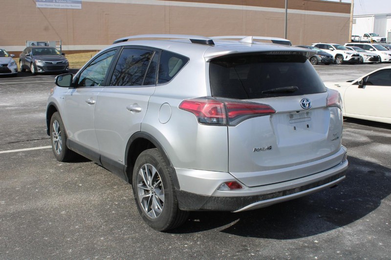 Toyota RAV4 Hybrid Vehicle Image 04