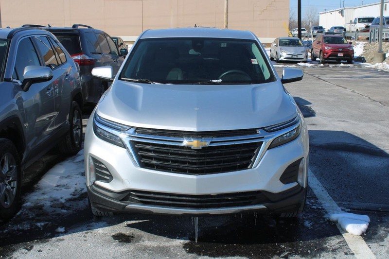 Chevrolet Equinox Vehicle Image 02