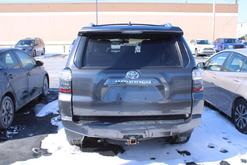 Toyota 4Runner Vehicle Image 04