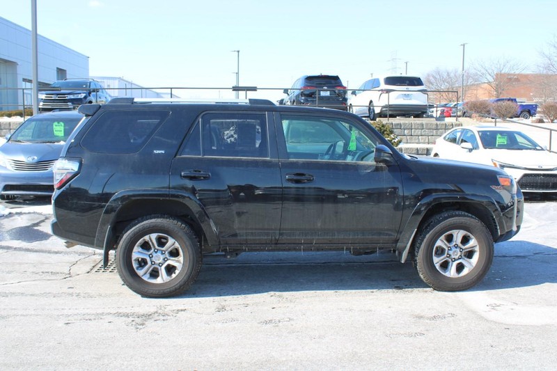 Toyota 4Runner Vehicle Image 02