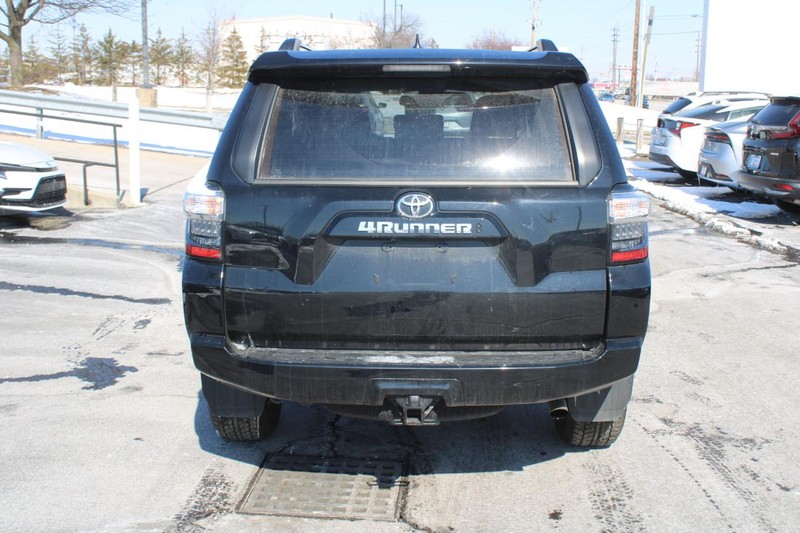 Toyota 4Runner Vehicle Image 04