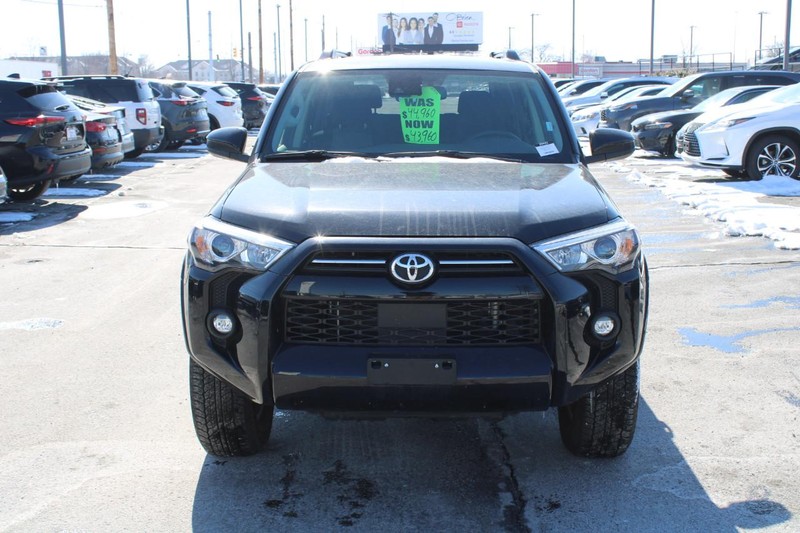 Toyota 4Runner Vehicle Image 09