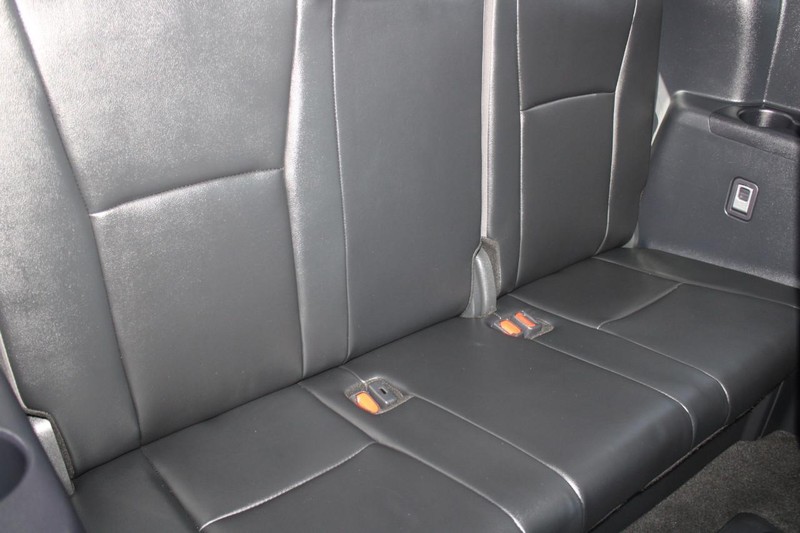 Toyota Highlander Vehicle Image 12