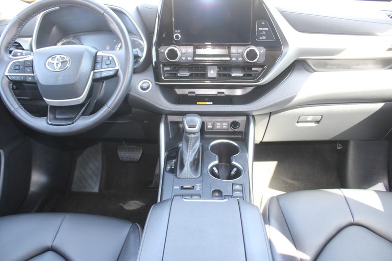 Toyota Highlander Vehicle Image 14