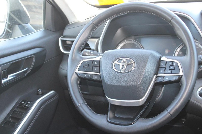 Toyota Highlander Vehicle Image 15